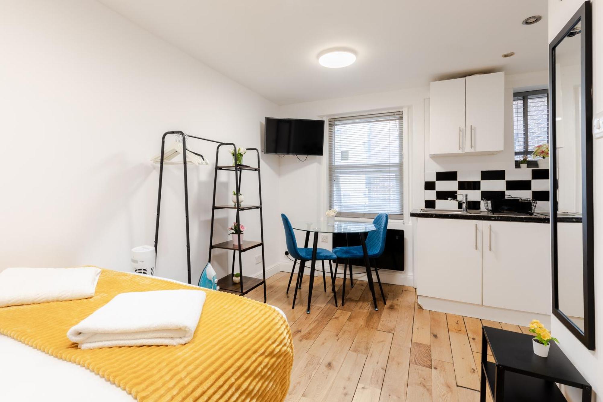 Apartment Hyde Park Budget Studios!