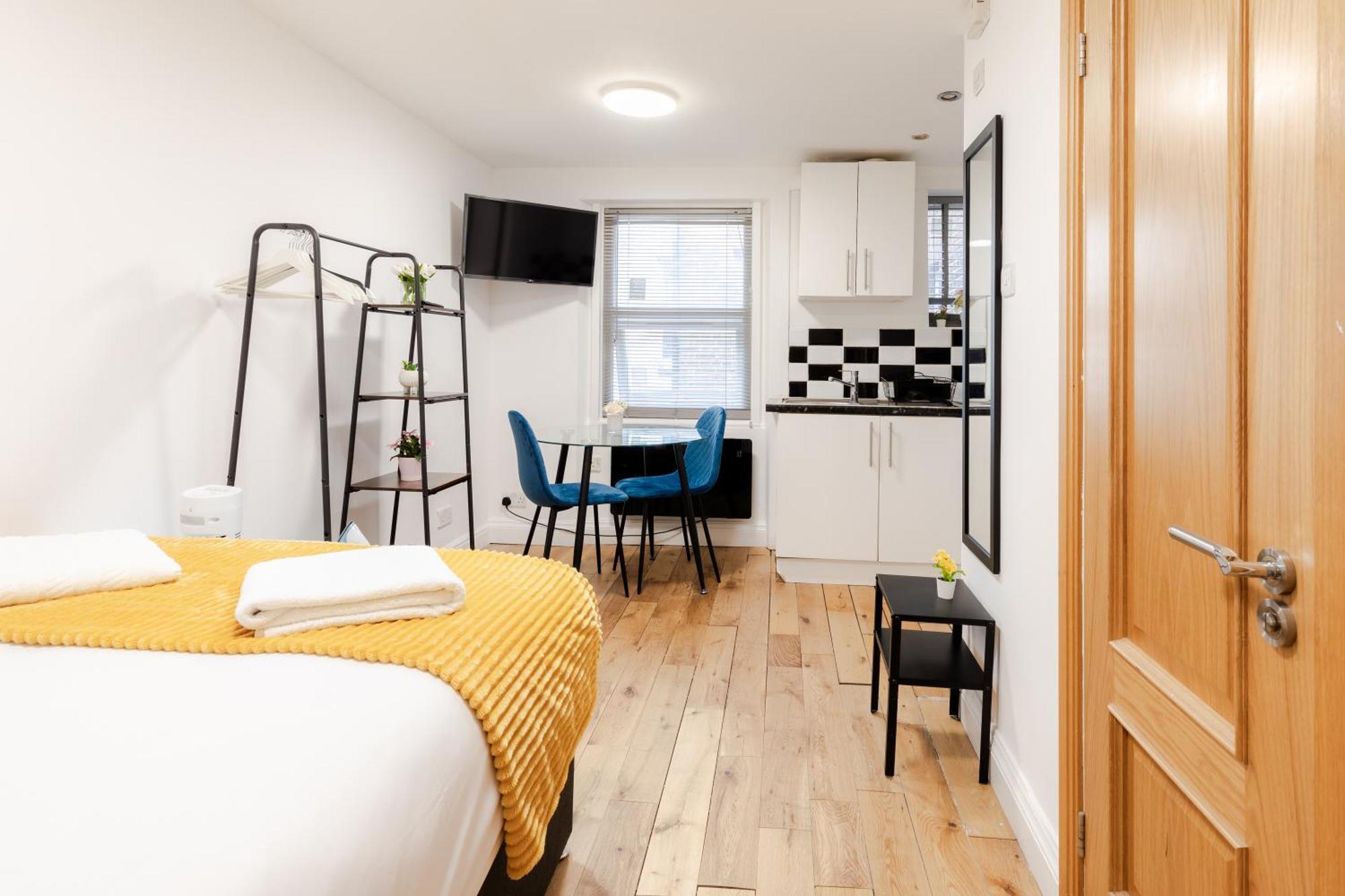 Apartment Hyde Park Budget Studios!