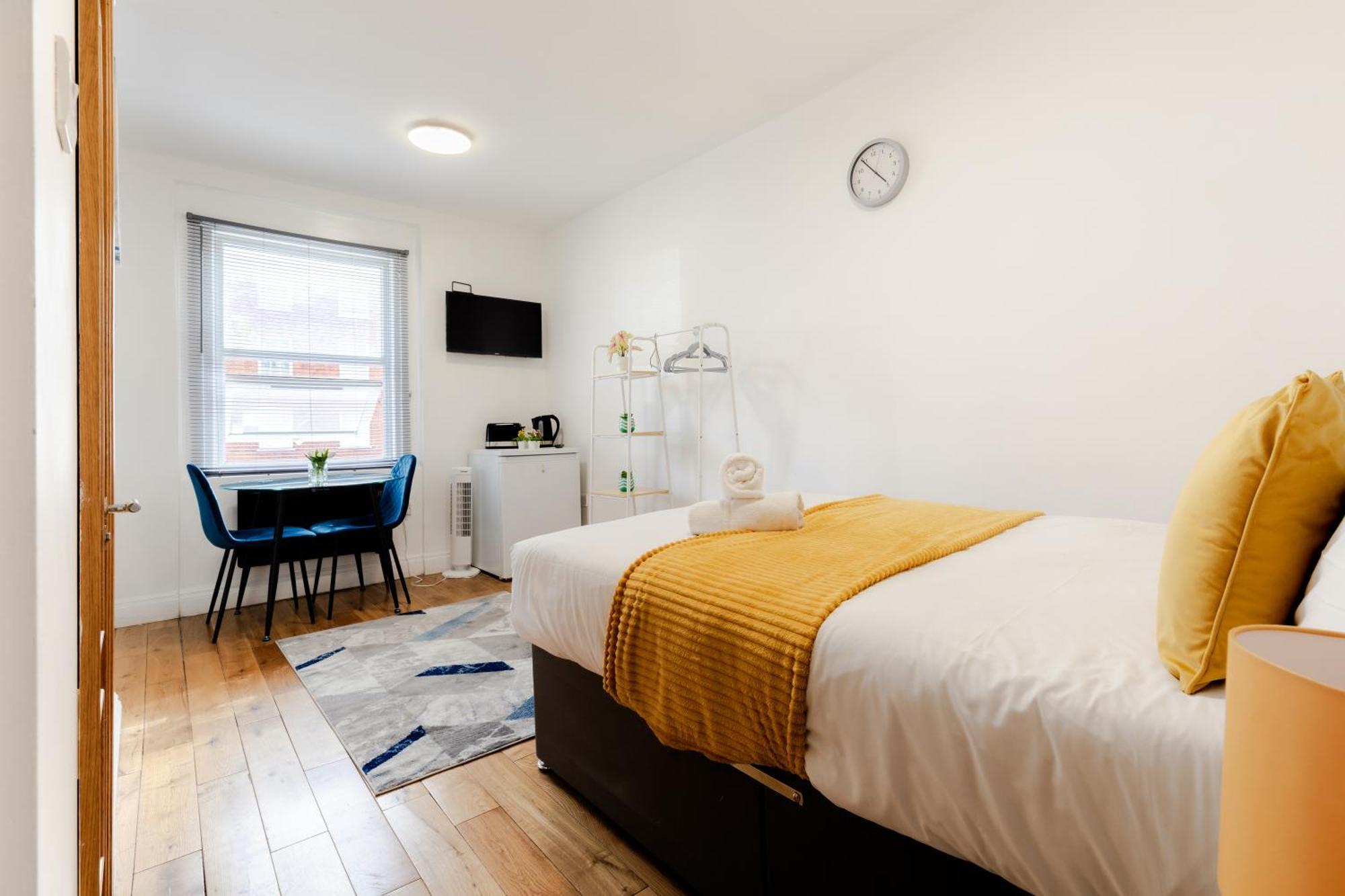 Apartment Hyde Park Budget Studios! London