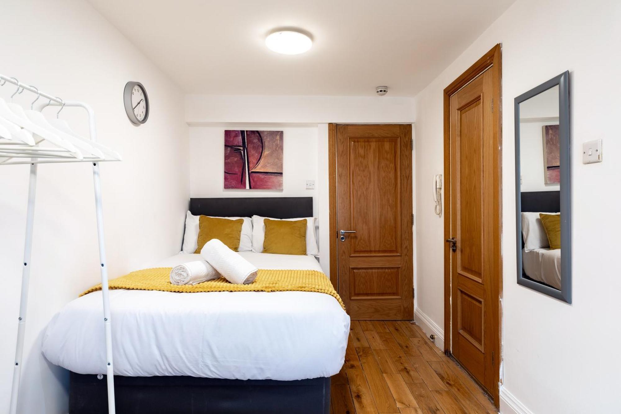Hyde Park Budget Studios! Apartment *